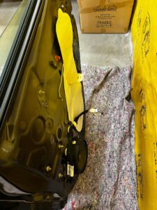 DRZWI PRAWA STRONA PRAWY PRZÓD TYŁ DACIA SANDERO III NV676 676 2022R