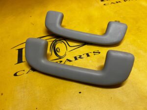 KOMPLET RĄCZKI RĄCZKA UCHWYTY PODSUFITKI TOYOTA RAV4 V