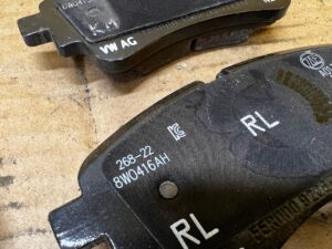 KOMPLET NOWE TARCZE KLOCKI HAMULCOWE TYŁ TYLNE 330 MM AUDI A8 D5