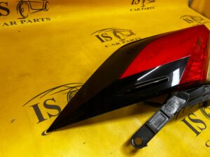 KOMPLET LAMPY LAMPA TYŁ TYLNE W BŁOTNIK LEWA PRAWA TOYOTA RAV4 V EU