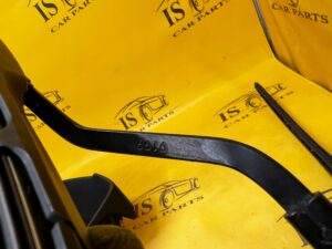 KOMPLET RAMIONA RAMIĘ WYCIERACZEK WYCIERACZKI PRZÓD TOYOTA RAV4 V EU