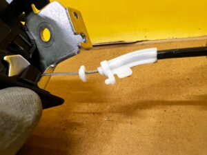 ZAMEK DOCIĄG KLAPY TYŁ TYLNEJ BAGAŻNIKA AUDI A8 D5