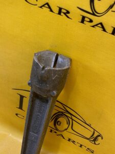 UCHWYT WIDELEC MOCOWANIE DOLNE AMORTYZATORA TYŁ PRAWY LEWY AUDI A8 D5