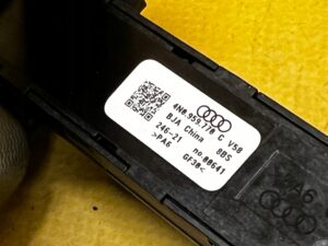 PANEL PRZEŁĄCZNIK PAMIĘCI FOTELA TYŁ PRAWY PIANO BLACK AUDI A8 D5