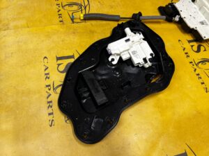 KOMPLET ZAMKI ZAMEK DOCIĄGI DOCIĄGANIE DOMYKANIE DRZWI AUDI A8 D5