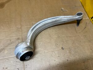 NOWY WAHACZ PRZÓD PRZEDNI PRAWY AUDI A8 D5