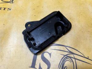 OSŁONA PLASTIK ZAŚLEPKA ŚRUB LUSTERKA DRZWI PRZÓD LEWY TOYOTA RAV4 V