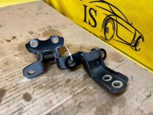 KOMPLET ZAWIASY DRZWI PRZÓD PRAWY TOYOTA RAV4 V 218