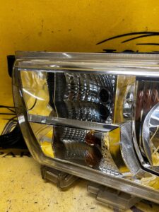 LAMPA REFLEKTOR PRZÓD PRZEDNIA LEWY LEWA TOYOTA HILUX VIII 2020