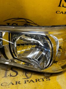 LAMPA REFLEKTOR PRZÓD PRZEDNIA LEWY LEWA TOYOTA HILUX VIII 2020