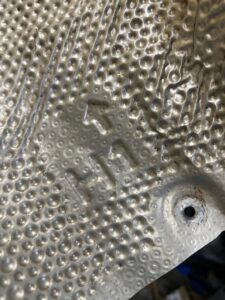 BLACHA OSŁONA TERMICZNA RURY WYDECHOWEJ TŁUMIKA TOYOTA RAV4 V 2.5 HYBRID