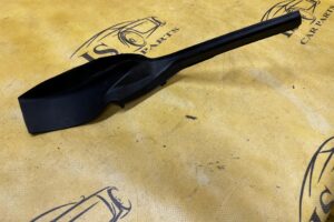 USZCZELKA ZAŚLEPKA ZAKOŃCZENIE PODSZYBIA LEWA LEWE TOYOTA RAV4 V