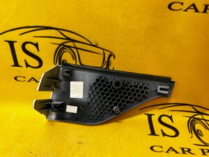 OSŁONA ZAWIASU KLAPY BAGAŻNIKA PRAWA FORD KUGA MK3 FROZEN WHITE BIAŁY