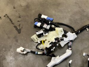 WIĄZKA INSTALACJA DESKI KONSOLI TOYOTA RAV4 V 2.5 HYBRID