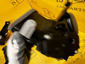 KANAŁ TUNEL DOLOT PRZEWÓD POWIETRZA DESKI KONSOLI PRZÓD PRAWY AUDI A8 D5