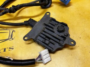 RADAR SENSOR MODUŁ MARTWEGO POLA LEWY WIĄZKA TOYOTA RAV4 V