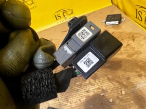 LUSTERKO WSTECZNE WEWNETRZNE TOYOTA RAV4 V