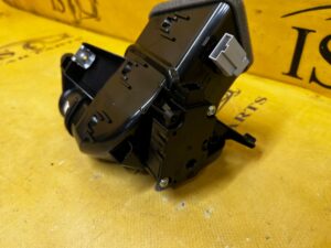 KANAŁ TUNEL DOLOT PRZEWÓD POWIETRZA DESKI KONSOLI PRZÓD PRAWY AUDI A8 D5