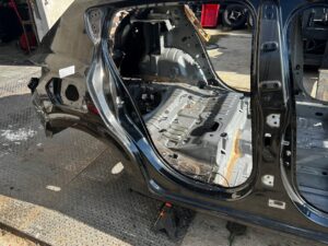 ĆWIARTKA BŁOTNIK POSZYCIE SŁUPEK PRÓG TYŁ PRAWY DACIA SANDERO III NV676 676