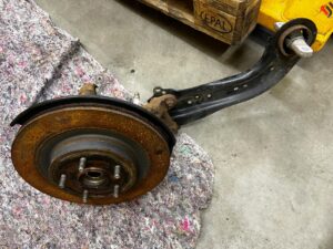 ZWROTNICA ZAWIESZENIE WAHACZ TYŁ PRAWY TOYOTA RAV4 V 2.5 HYBRID AWD 4X4