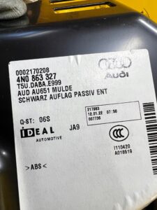 PŁYTA PODSTAWA MOCOWANIE AKUMULATORA AUDI A8 D5