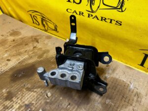 ŁAPA PODUSZKA WSPORNIK MOCOWANIE SILNIKA TOYOTA RAV4 V 2.5 HYBRID