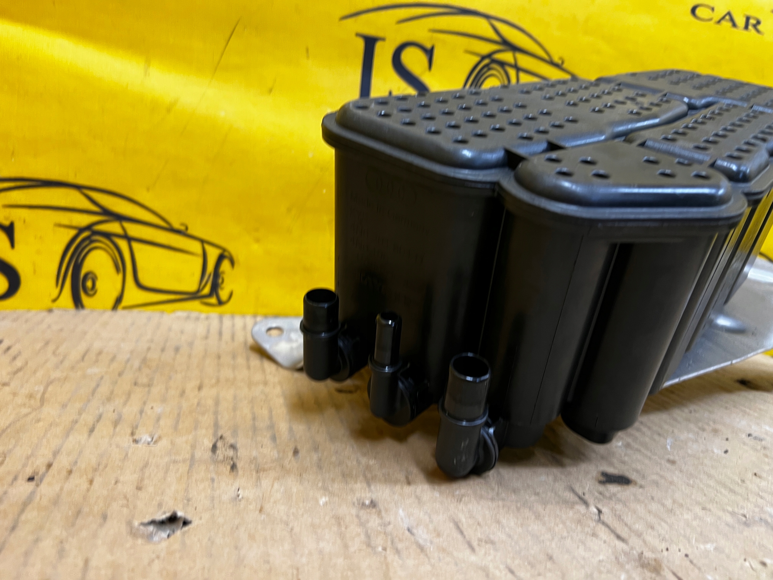 FILTR WĘGLOWY PAR PALIWA AUDI A8 D5 3.0 TFSI