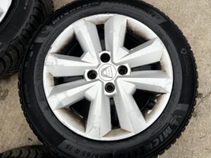 KOŁA FELGI STRUKTURALNE OPONY CAŁOROCZNE DACIA SANDERO III 3 185/65 R15