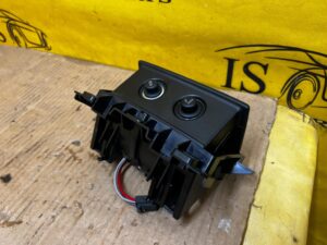 SCHOWEK TUNELU ŚRODKOWEGO TYŁ PODWÓJNE GNIAZDO ZAPALNICZKI AUDI A8 D5