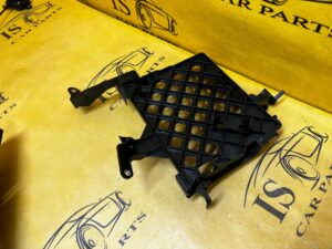 MOCOWANIE UCHWYT KOMPUTERA SILNIKA ECU AUDI A8 D5