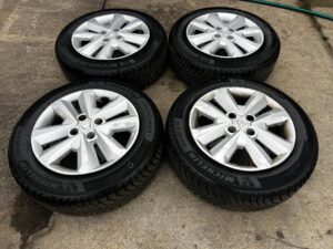 KOŁA FELGI STRUKTURALNE OPONY CAŁOROCZNE DACIA SANDERO III 3 185/65 R15