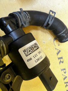 CHŁODNICA CHŁODNICZKA POMPA OLEJU SKRZYNI BIEGÓW AUDI A8 D5 3.0 TFSI