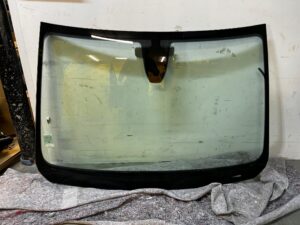 SZYBA PRZÓD PRZEDNIA CZOŁOWA CZUJNIK DESZCZU DACIA SANDERO III 2022R