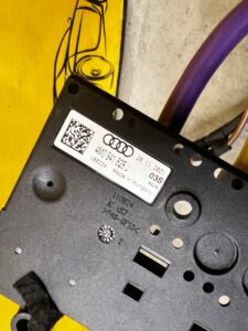 KLEMA WIĄZKA INSTALACJA AKUMULATORA ROZDZIELACZ PRĄDU AUDI A8 D5 3.0 TFSI