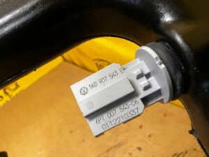 KANAŁ TUNEL DOLOT PRZEWÓD POWIETRZA ŚRODKOWY PRAWY AUDI A8 D5