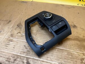 PRZEŁĄCZNIK PANEL SKRZYNI BIEGÓW HAMULCA RĘCZNEGO TOYOTA RAV4 V 2.5 HYBRID