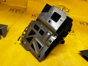 MOCOWANIE UCHWYT PODSTAWA OBUDOWA AKUMULATORA FORD KUGA MK3 LIFT