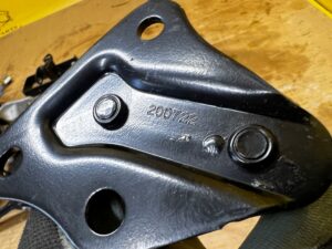 MOCOWANIE KANAPY FOTELI TYŁ PRAWY PRAWE TOYOTA RAV4 V