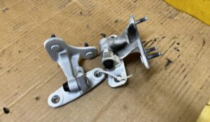 KOMPLET ZAWIASY DRZWI PRZÓD LEWY MERCEDES GL X166 149