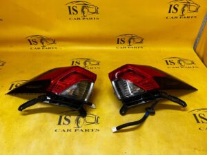 KOMPLET LAMPY LAMPA TYŁ TYLNE W BŁOTNIK LEWA PRAWA TOYOTA RAV4 V EU