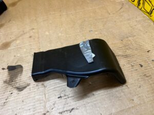 KANAŁ TUNEL DOLOT PRZEWÓD POWIETRZA ŚRODKOWY LEWY AUDI A8 D5