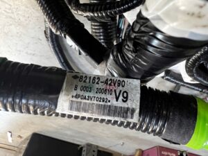 WIĄZKA INSTALACJA WNĘTRZA PODŁOGI TOYOTA RAV4 V 2.5 HYBRID