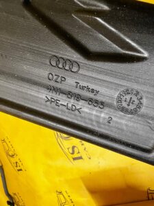 KANAŁ TUNEL DOLOT PRZEWÓD POWIETRZA DESKI KONSOLI PRZÓD LEWY AUDI A8 D5