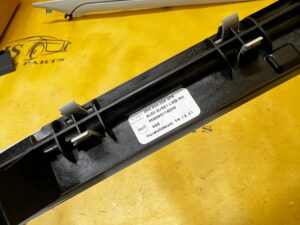 KPL POSZYCIE OSŁONA PROWADNICA ROLETY SŁUPKA TYŁ PRAWY LEWY AUDI A8 D5 LONG