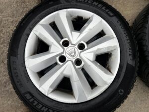 KOŁA FELGI STRUKTURALNE OPONY CAŁOROCZNE DACIA SANDERO III 3 185/65 R15