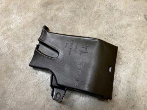 KANAŁ PRZEWÓD WLOT DOLOT POWIETRZA NA TYŁ LEWY TOYOTA RAV4 V