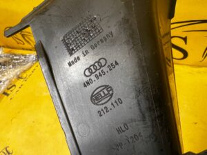 LISTWA OSŁONA BLENDA LAMPY TYŁ PRAWY PRAWA AUDI A8 D5