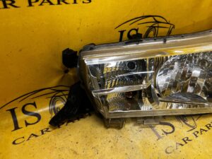 LAMPA REFLEKTOR PRZÓD PRZEDNIA LEWY LEWA TOYOTA HILUX VIII 2020