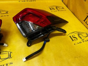 KOMPLET LAMPY LAMPA TYŁ TYLNE W BŁOTNIK LEWA PRAWA TOYOTA RAV4 V EU