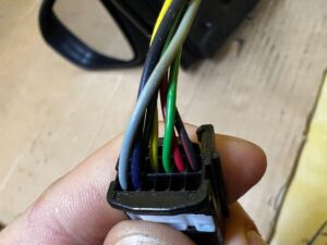 LUSTERKO ZEWNĘTRZNE LEWE 7 PIN ASYSTENT DACIA SANDERO III NV676 676 EU